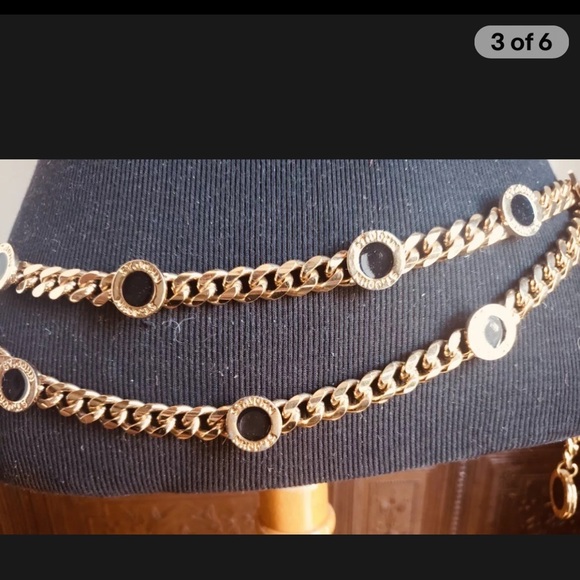 ST. JOHN GOLD & BLACK ENAMEL MEDALLION MONOGRAM CHAIN BELT - Picture 5 of 10